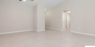 LIKE NEW 3/2/1 TOWNHOUSE IN BEAUTIFUL SEMINOLE WOODS Gallery 9