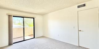 AVAILABLE NOW! 3 Bedroom 2 Bathroom Upper Level Apartment in Palm Desert!! Gallery 18