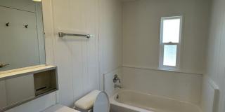 Cute 2-Bedroom & 2-Bathroom Single Family Home for Rent! Gallery 10