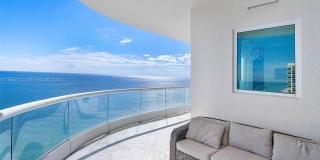16047 Collins Avenue Gallery 30