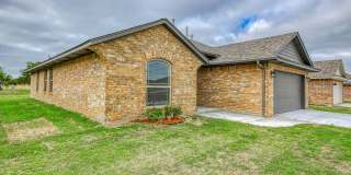 Newer Construction Home in Wild Horse Addition! Gallery 1