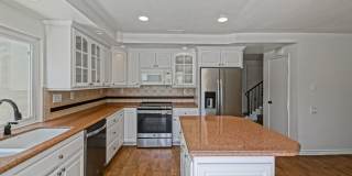 Bright & Spacious, 4BR3BA Home in the Private, Gated Community w/ 2 Pools, Clubhouse, Playground & Greenbelts Close to Everything! Bright & Spacious, 4BR3BA Home in the Private, Gated Community w/ 2 Pools, Clubhouse, Playground & Greenbelts Close to Everything! Gallery 15