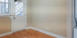 4863-67 N Hermitage Gallery 35