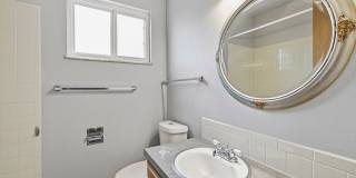 3-Bed, 2-Bath Duplex across from Lake Loveland! Gallery 11