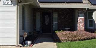 Charming 3BD/2BA Home in Quiet Cul-De-Sac with Solar & Included Landscaping Gallery 3
