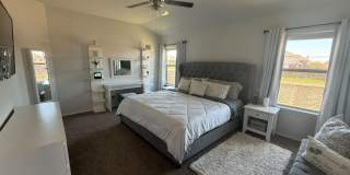 BEAUTIFUL 4-bedroom 2-bathroom home! !!HALF OFF 1ST MONTH!! Gallery 8
