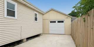 2220 LLOYDS Avenue Gallery 15