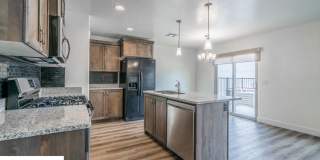 Private 4 Bedroom Corner Unit Gallery 40
