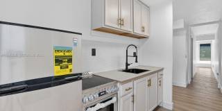 10240 Collins Ave Gallery 5