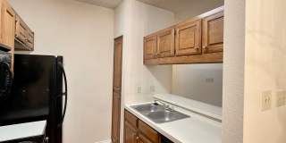 Central/UT 2/2 Apartments PRELEASE 8/15/2025 Gallery 5