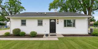 Beautifully Renovated 3BR Ranch w/ Garage, Covered Patio & Fenced Yard Gallery 1