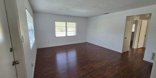 ** $500 OFF MOVE IN SPECIAL** Charming 2 bed 1 bath garage apartment in the heart of down town Orlando Gallery 5