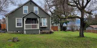 Beautiful 4 Bedroom Home in Historic Oakland Gallery 1