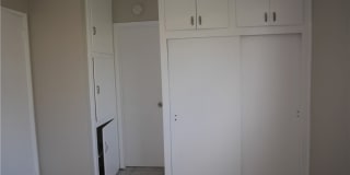 513 E Walnut, Apt. C Street Gallery 6