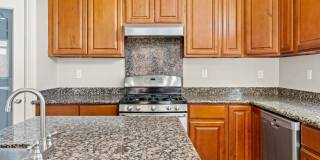 Grand 4-Bedroom San Leandro Home w/ Custom Upgrades Grand 4-Bedroom San Leandro Home w/ Custom Upgrades Gallery 10