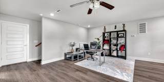 Modern 3-Bedroom Bella Vista Home with Bonus Room and Tiered Deck Gallery 28