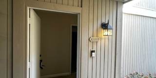 Upstairs Townhouse, Updated! Gallery 1