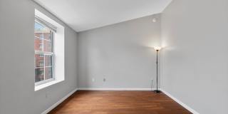 196 Crown Street Gallery 24
