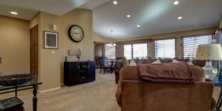 Gorgeous property in Courtside Casitas at the Racquet Club Scottsdale.   Luxury living and like being at a Resort!!! 5 Pools!!  Updated Unit!!!  This place is gorgeous!!! Gallery 5