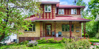 Charming Downtown Oasis | Steps to Pearl Street Gallery 1