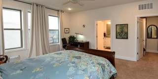 4-Level Furnished townhome! Gallery 21
