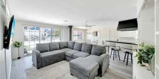 216 Collins Gallery 10