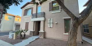Beautiful 3 bedroom home in Gilbert! NEW CARPET NEW PAINT Gallery 1