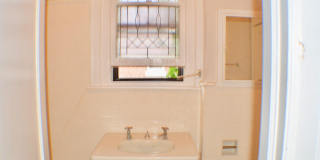 510 W MANHEIM Street Gallery 12
