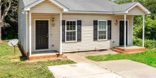 Nice 1 bed/1 bath duplex minutes from downtown Raleigh Gallery 1