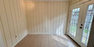 Spacious 3 Bedroom, 2 Bath Home Close to Restaurants & Shopping Centers Gallery 7