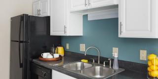 Edgewater Village Apartments Gallery 13