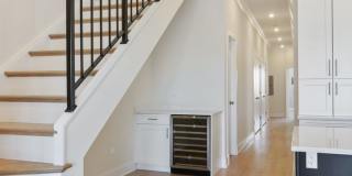 Pet Friendly 3 Bed 2 Bath Condo Quality Apartment with Private Roof Deck in Roscoe Village Gallery 9