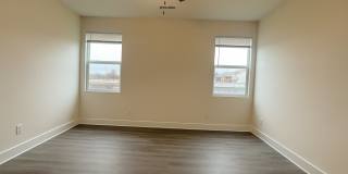 Spacious 3 Bedroom Home with Oversized Primary Suite near Webb & Pawnee Gallery 6