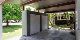 University Area Home - 4 Bed - 3 Bath Gallery 12