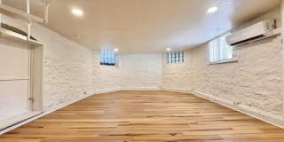 325 W 6th Street unit: 1 Gallery 16