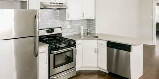 5158-62 N Leavitt / 2209-11 W Foster Gallery 21