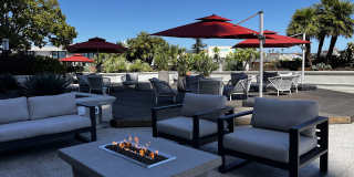 1200 Lakeshore Gallery 18