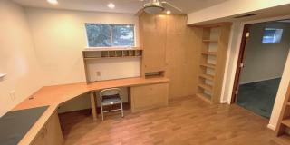 Beautiful 5 bedroom/2.5 bath with large yard Gallery 27