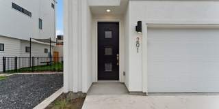 1735 W GRAMERCY PL #201 Gallery 2