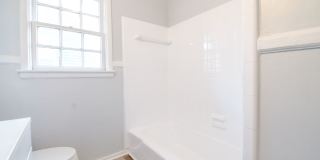 Spacious Duplex! Gallery 20