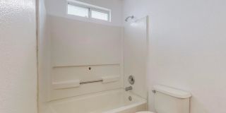 NORTH WEST 3/BD 2/BA 2/CG House Gallery 32
