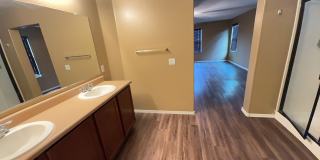 Beautiful 4 Bedroom - 2.5 Bath with Lots of Bonuses - Gilbert Gallery 26