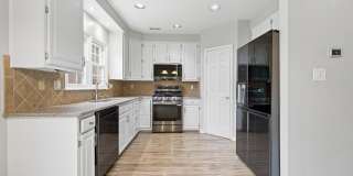7035 KINGS MANOR Drive Gallery 13