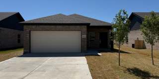 Newer built located in Glendale area!!! Canyon school District 3/2/2 Gallery 1