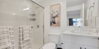 940 Warwick Avenue Gallery 17