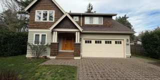 Gorgeous Custom Home In the Uplands Neighborhood. 4bd plus office. 2944sf. Gallery 1