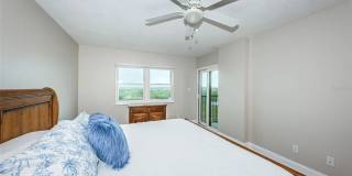 Charming 2BR Condo in Saint Petersburg Gallery 15