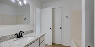 729 W 31st Terrace Gallery 23