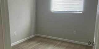 1215 East Mission Lane - 3 Gallery 8