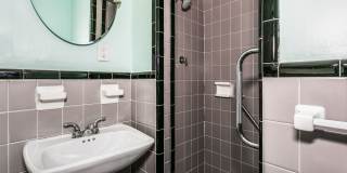 4 bedroom home in Cordova Park Gallery 22